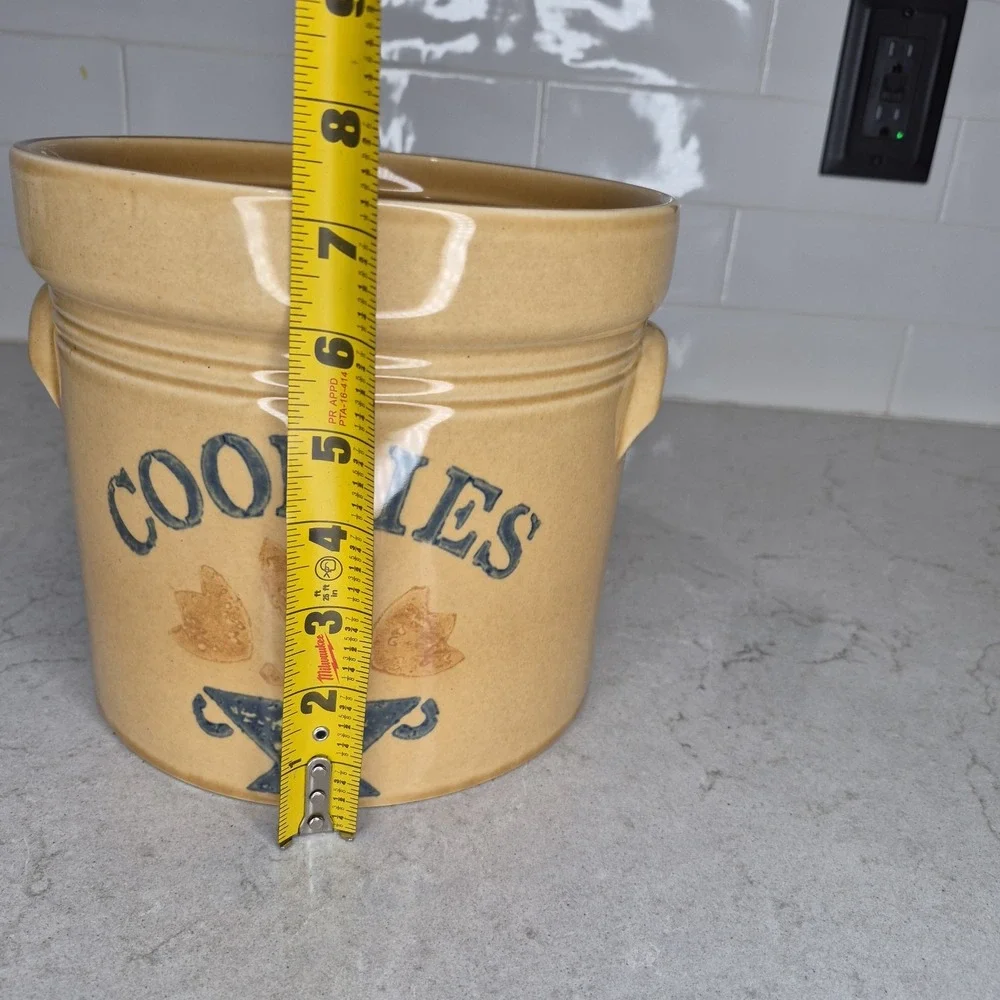 Vintage Pfaltzgraff Folk Art Ceramic Yellow Cookie Jar with Lid by
